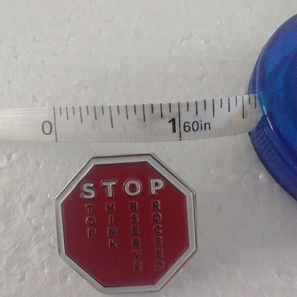 Unique Pin - Picture 2 of 3